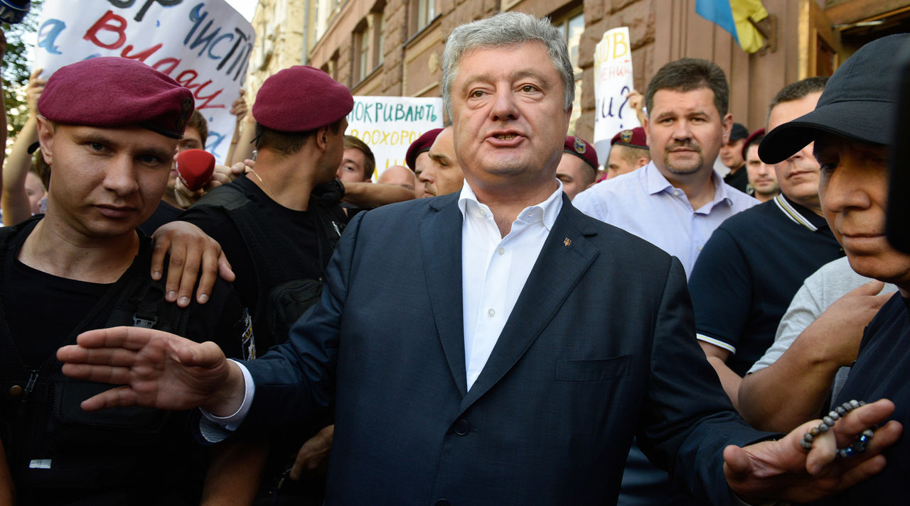 Порошенко снова не пришел на допрос в Госбюро расследований.