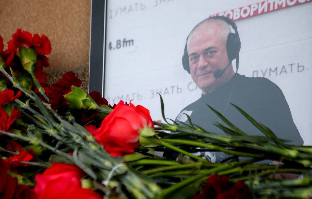 Прощание с Сергеем Доренко состоится 12 мая на Троекуровском кладбище.