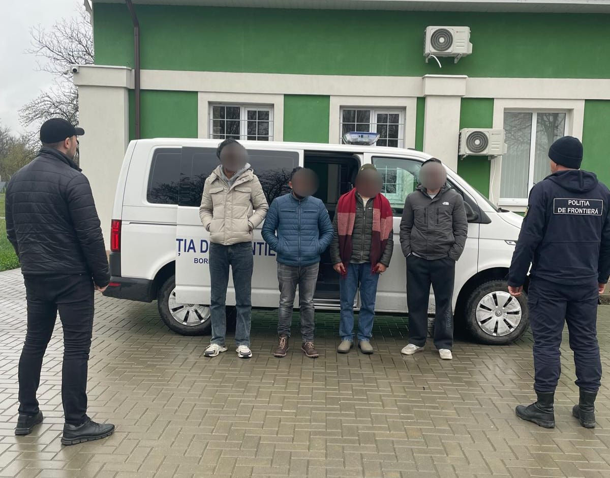 Rețea de migrație ilegală, destructurată de Poliție: Doi moldoveni și patru migranți, reținuți.
