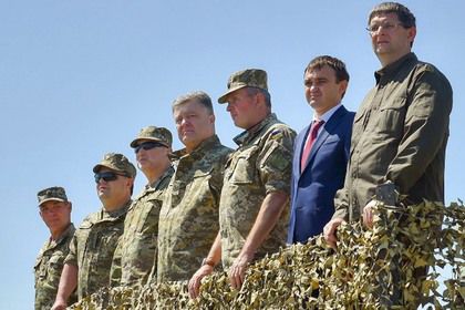 Президент Украины Петр Порошенко заявил, что во время боевых действий в Донбассе погибли 387 десантников.