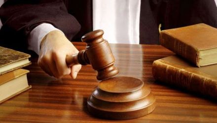 Cei doi au fost condamnați pentru mai multe infracțiuni, inclusiv pentru omorul interlopilor Jăka și Zelionîi.