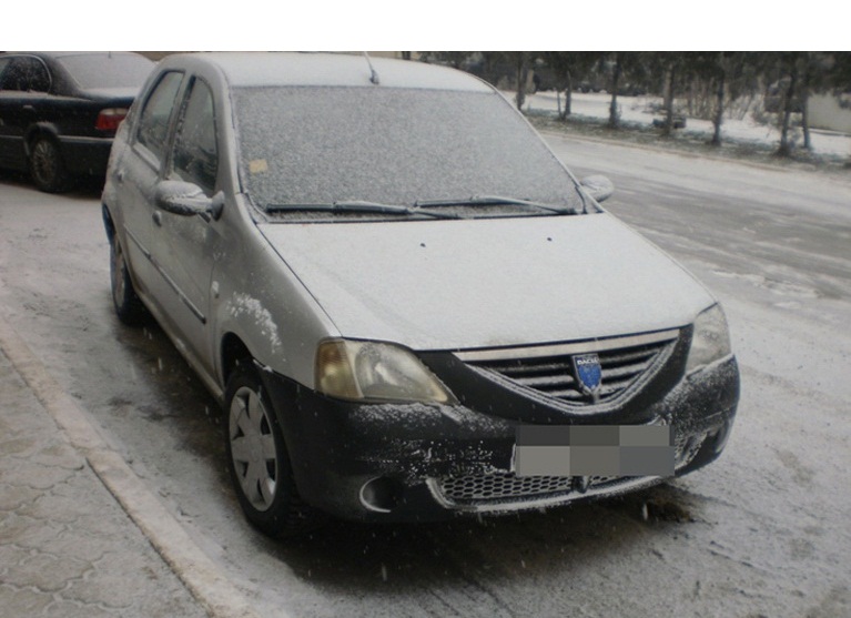 Двое жителей районов Криулень и Дубэсарь в возрасте 17 и 18 лет, напала на водителя одного из таксомоторных парков.