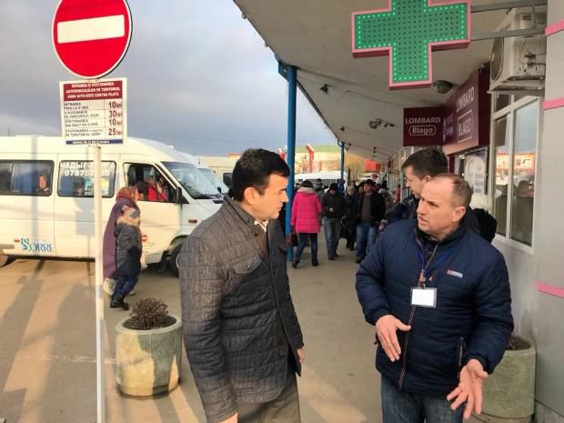 В рамках рабочего визита Кирилл Габурич побеседовал с сотрудниками и пассажирами Чимишлийского автовокзала. Фото: mei.gov.md.