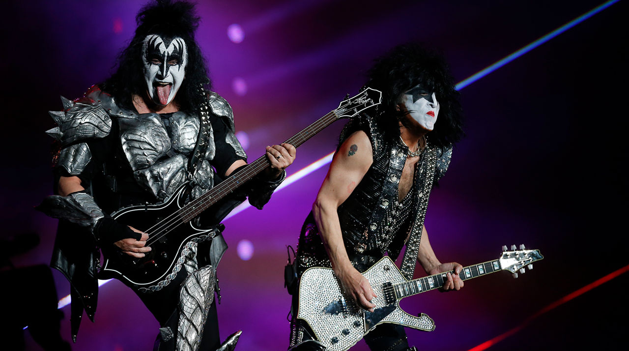 Рокеры Kiss завершили свою 50-летнюю карьеру выступлением аватаров.