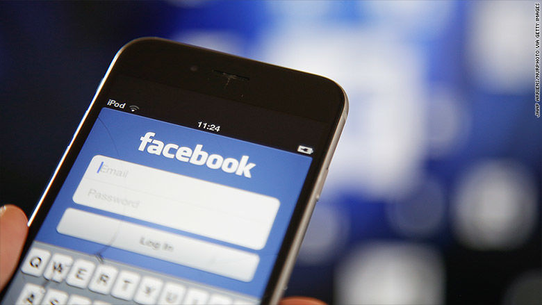 В Facebook Суханов написал антисемитский пост, снабдил его нецензурной бранью.