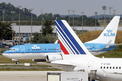 Самолет авиакомпании KLM, следовавший из Амстердама в Лос-Анджелес, вернулся в аэропорт вылета.