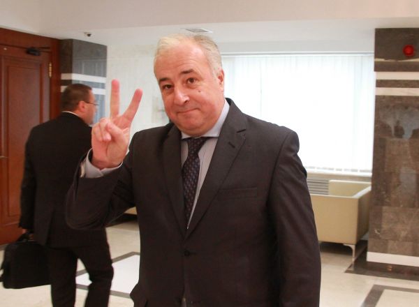 В 2014 году зарплата депутата Стати составила 226653 лея за год.
