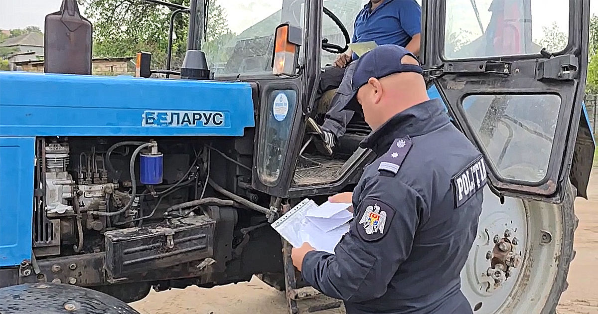 Фермеры юга Молдовы вышли на протесты: тракторы проверяет полиция.