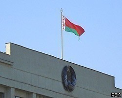 Белоруссия призывает все политические силы Украины прекратить кровопролитие.