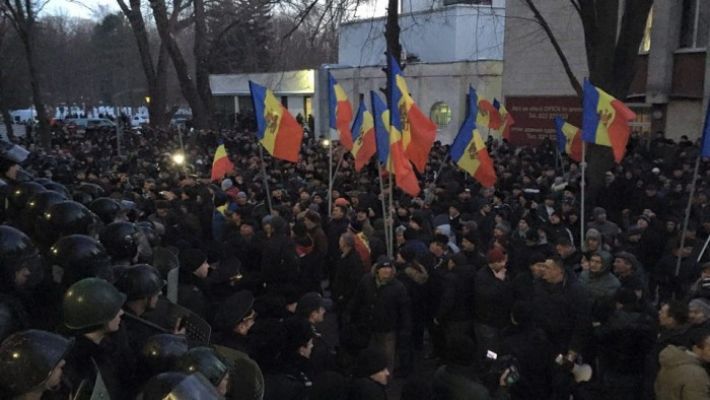 Circa 1 milion de lei -daune aduse după protestele din Parlament. Foto: romaniatv.net