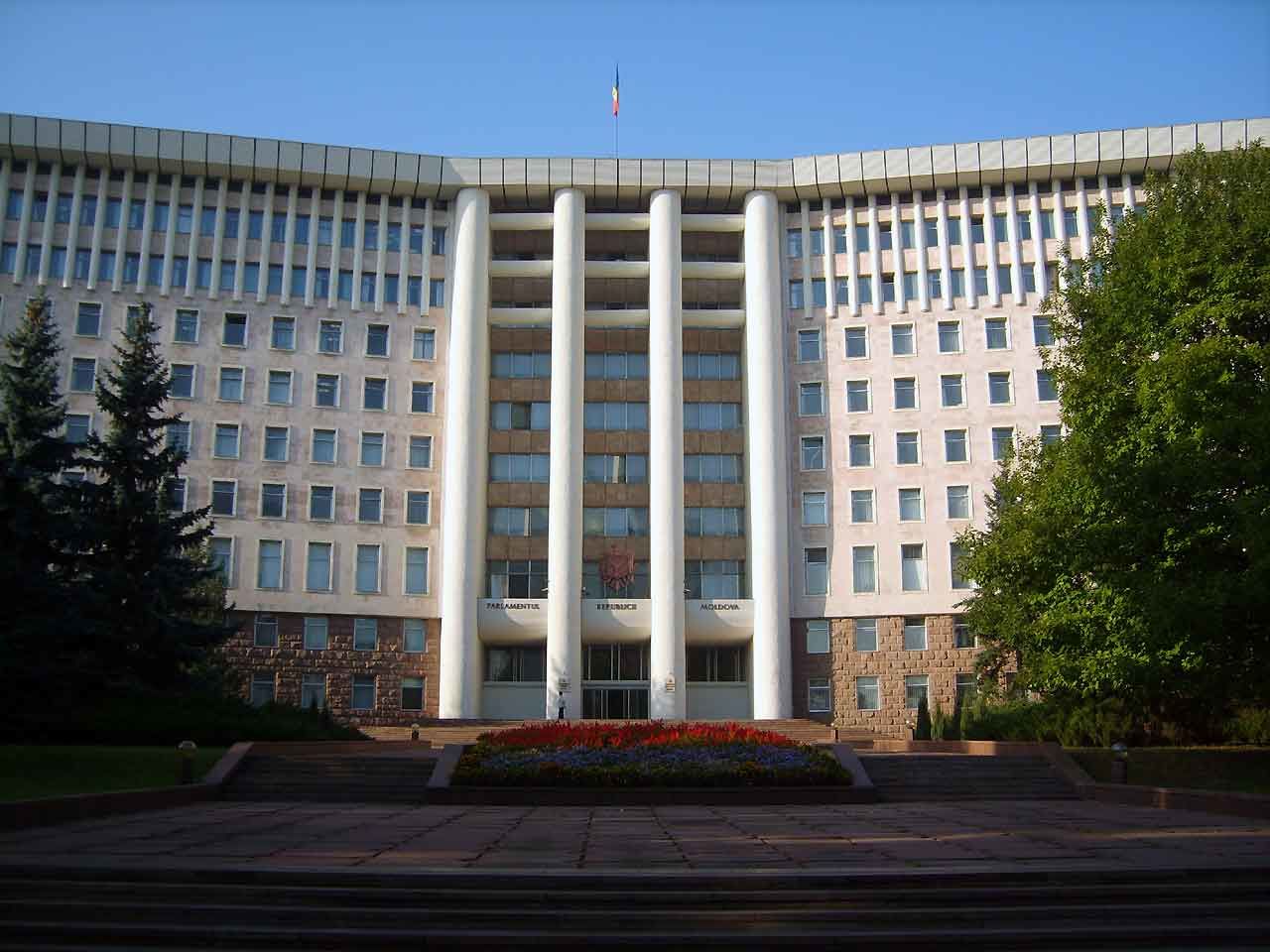 Parlamentul – deschis pentru toți locuitorii Republicii Moldova.