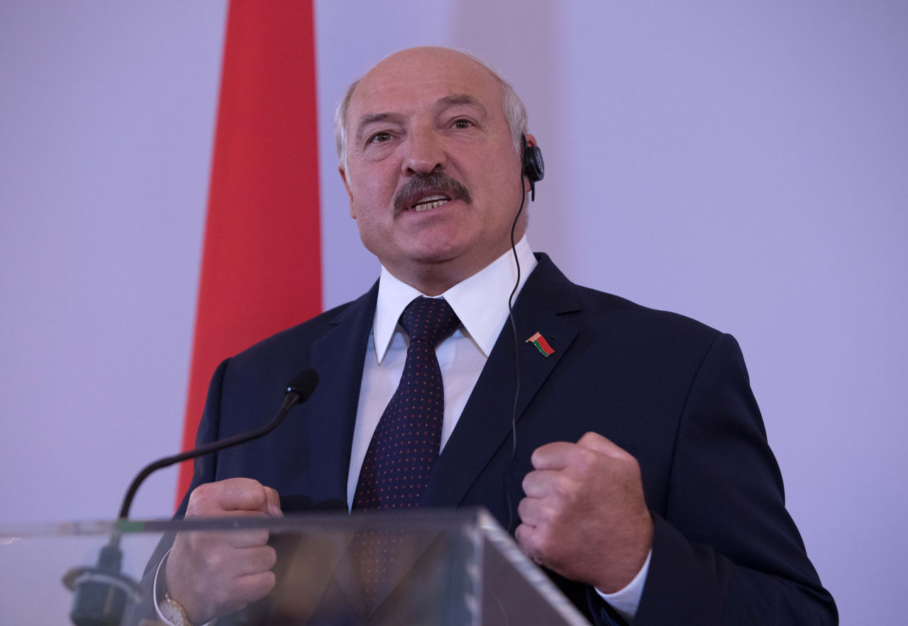 Лукашенко: Военные должны защитить страну и свой народ в случае необходимости.