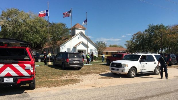 Ultima fotografie postată pe Facebook de autorul masacrului din biserica din Texas. 