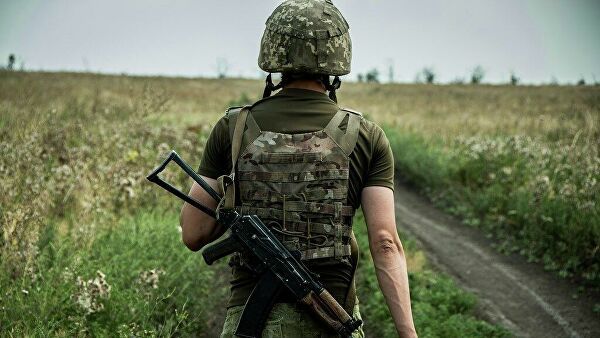 Украинские силовики выкрали в Донбассе еще одного военнослужащего.