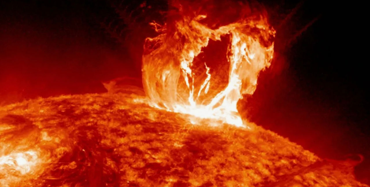O erupție puternică a avut loc pe Soare.
