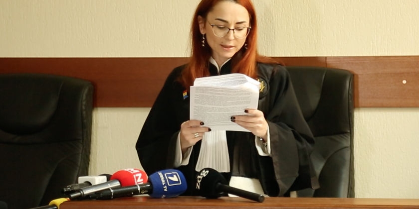Действия судьи, оправдавшей мужчину, пытавшегося ввезти 550 000 евро, проверят.