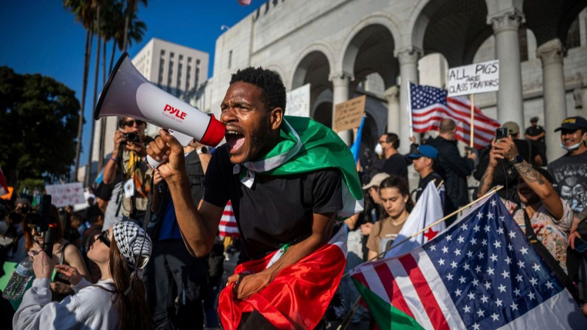 Los Angeles a inspirat alte orașe din SUA să iasă la proteste.