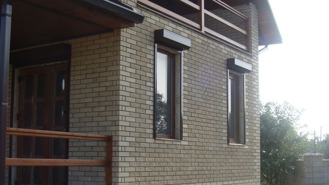 Потребитель взыскал 53 000 леев за некачественный фасад.