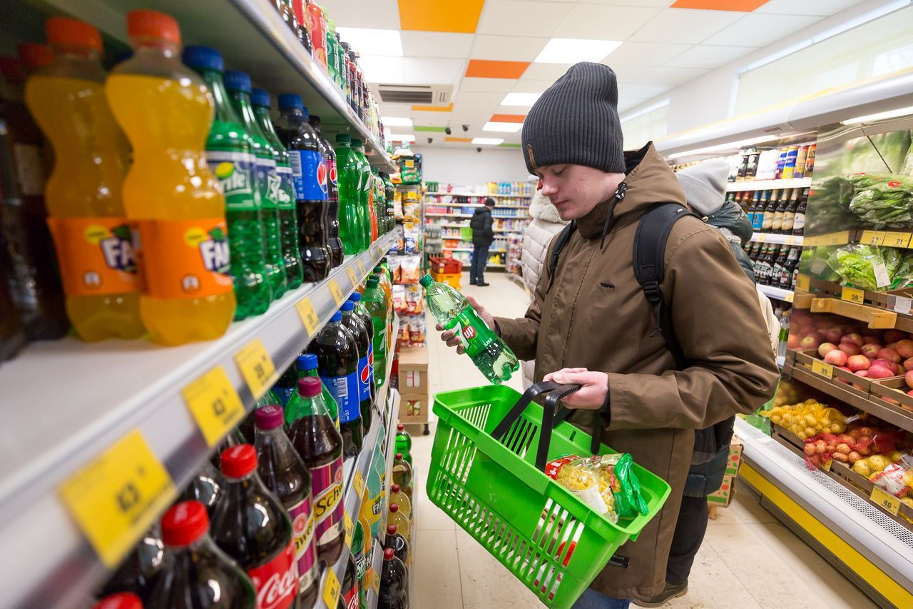 OMS solicită țărilor să majoreze accizele la băuturile dulci și alcool.