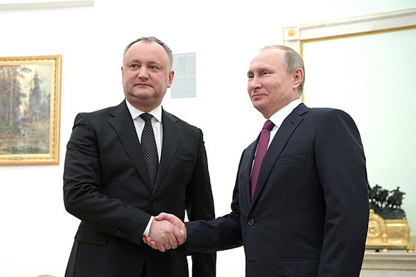 Согласно оптимистическому для России сценарию, Молдова, возглавляемая президентом Игорем Додоном и ПСРМ в парламенте и правительстве, откажется от нынешнего Соглашения об ассоциации / УВЗСТ и вступит в Евразийский экономический союз.