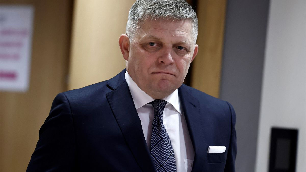 Fico amenință cu blocarea ajutorului UE pentru Ucraina, dacă Kievul nu va relua tranzitul de gaze.