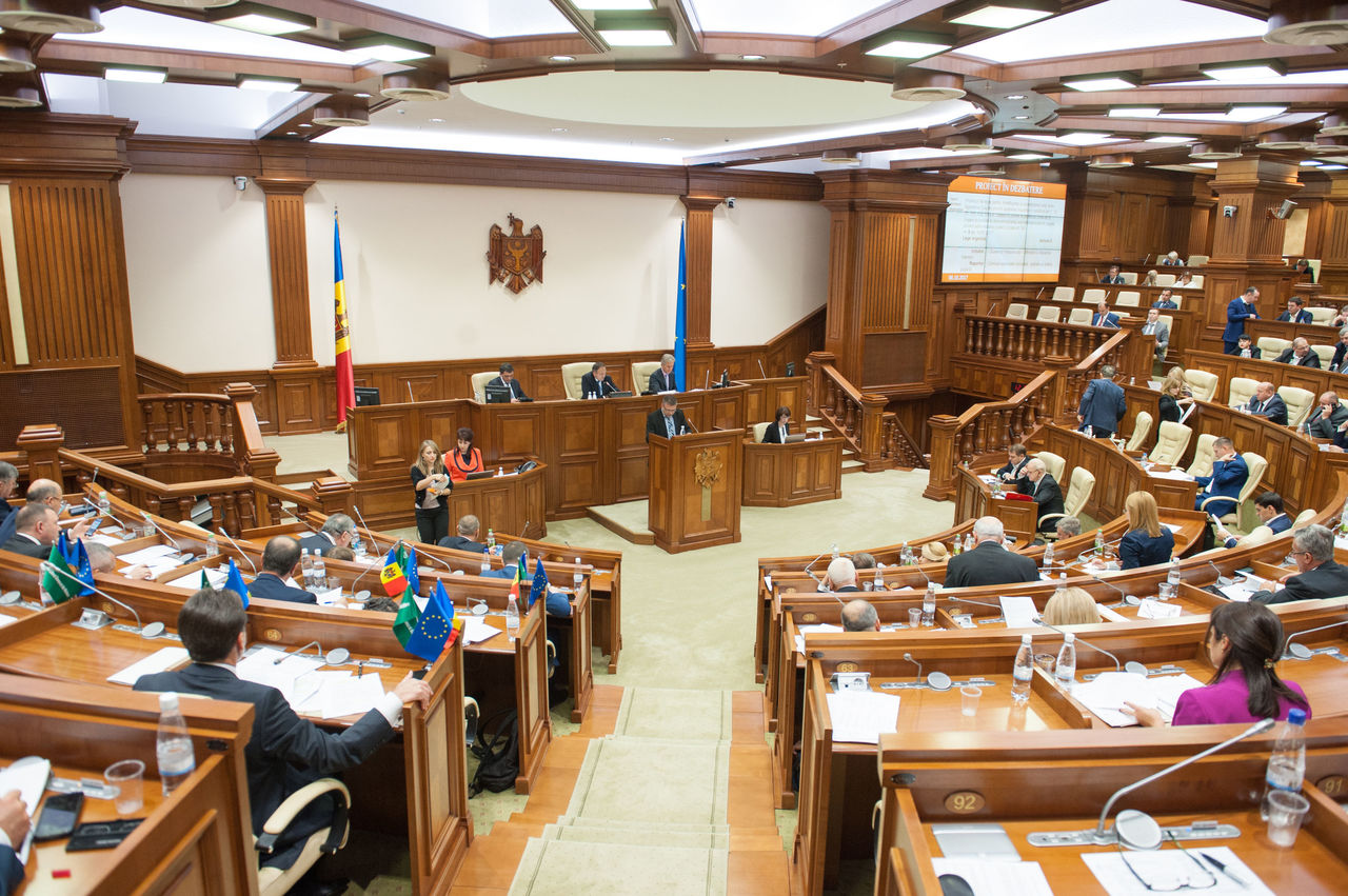 ПКРМ раскритиковала деятельность парламента в весенне-летней сессии.