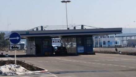 Circulaţia vehiculelor cu masa totală maximă autorizată mai mare de 7,5 tone pe teritoriul României este interzisă între orele 11:00 - 20:00.
