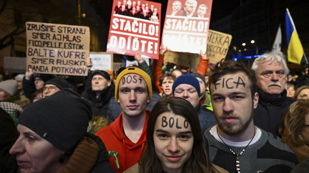 В Словакии прошли протесты против изменений в уголовном кодексе и кабинета Фицо.