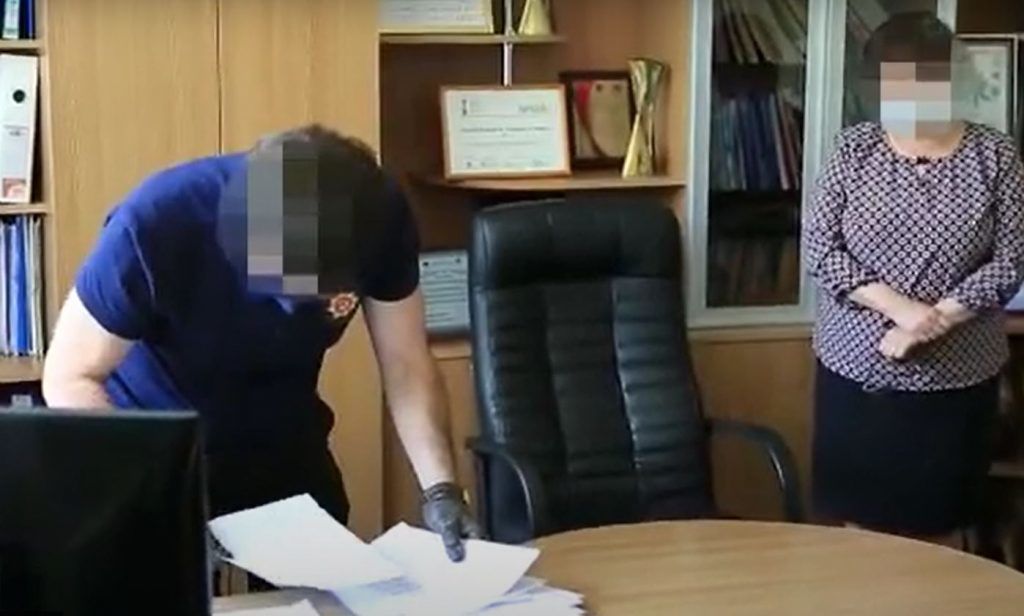 Задержаны подозреваемые по делу о мошенничестве в центре переливания крови.