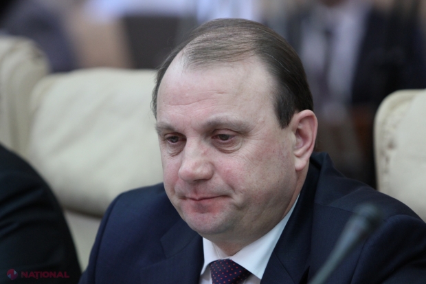 Василий Бумаков также заявил, что сотрудники Агентства продовольственной безопасности, допустившие нарушения при проверки партии сливы, забракованной Россельхознадзором, уволены.
