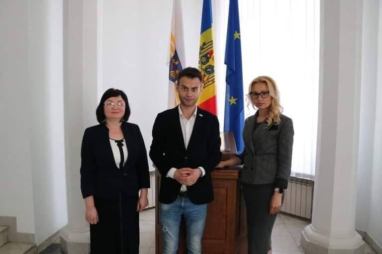 Примэрия налаживает сотрудничество с Национальным молодежным центром.
