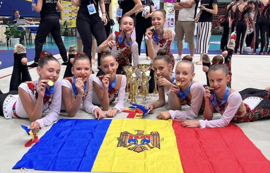 Группа юных гимнасток из Молдовы заняла первое место на международном чемпионате.