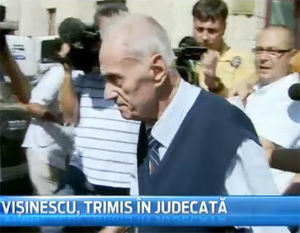 За время, пока Висинеску руководил тюрьмой, там умерли 12 заключенных.
