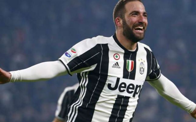 Dubla lui Higuain aduce victoria lui Juventus în faţa Milanului