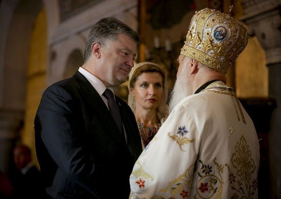 Порошенко с "патриархом" Филаретом Денисенко во Владимирском соборе.