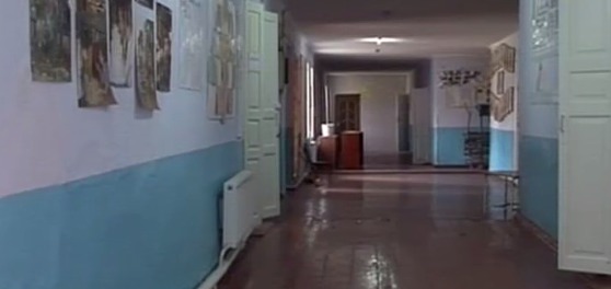 Без работы разом остались 15 учителей и 8 сотрудников технического персонала. 