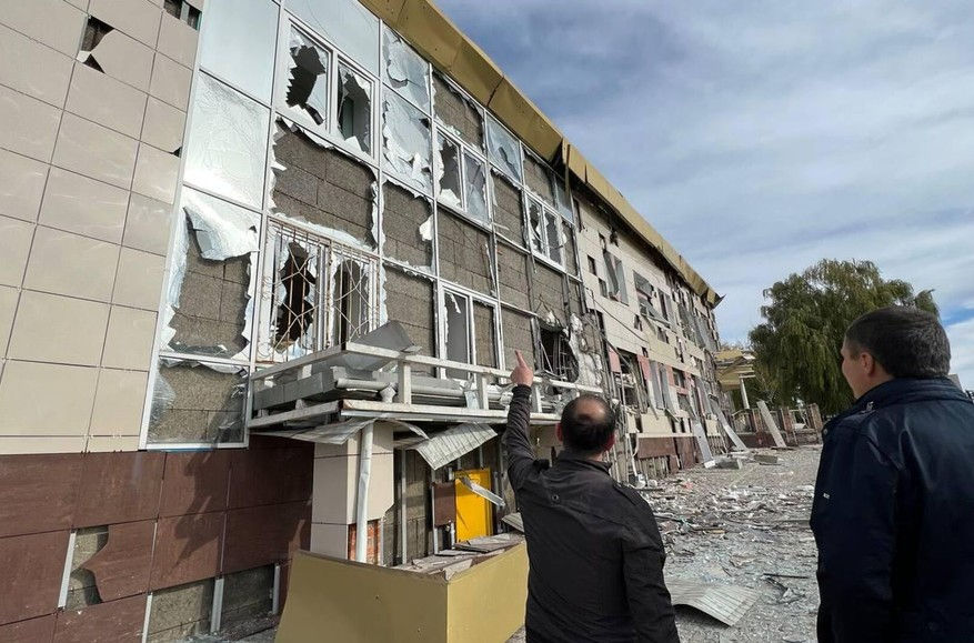 В Белгородской области закрыли часть дорог из-за обстрелов.