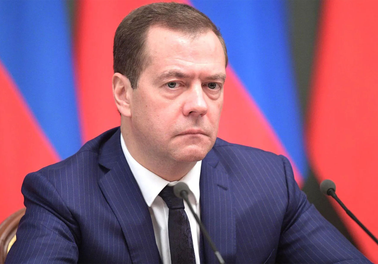 Медведев прогнозирует цену на газ в €5000 до конца 2022 года.
