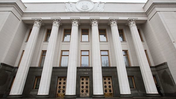 По словам депутата, Киев не способен выплачивать долг кредиторам, а МВФ ведет себя как "захватническая организация