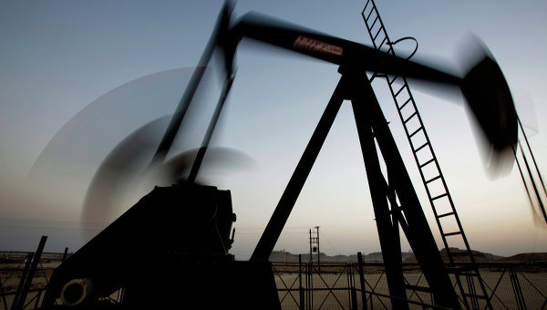 Цена мартовских фьючерсов на легкую нефть марки WTI уменьшалась на 1,93% — до 48,2 доллара за баррель. Фото: AP