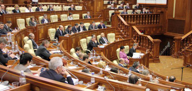 PSRM şi PLDM  nu au beneficiat de susţinere în cadrul şedinţei de azi a Legislativului. Foto: replika.md