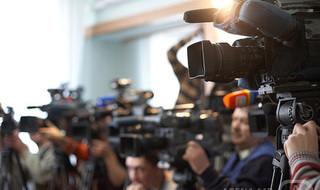  Experții în domeniu din mai multe țări post-comuniste au discutat posibile soluții contra provocărilor etice ale mass-mediei la etapa actuală. 