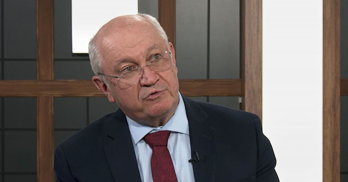 Munteanu: Nu deficitul e pericolul, ci economia care stagnează.