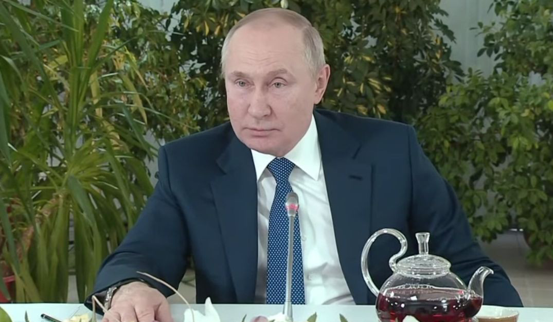 Путин: Россия не может пройти мимо заявлений о ядерном статусе Украины.