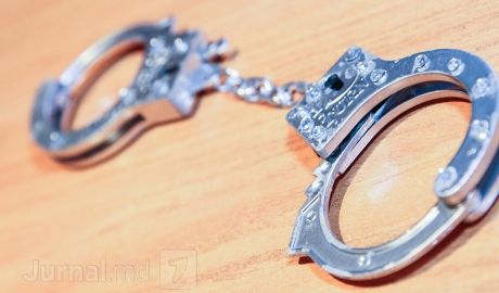 Мужчина был задержан на 72 часа. По этому случаю возбуждено уголовное дело.