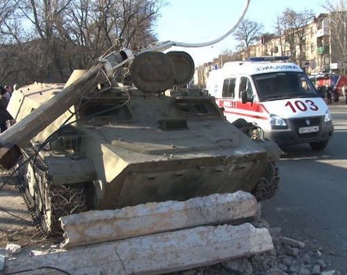 Задержаны четверо военнослужащих, экипаж боевой машины.