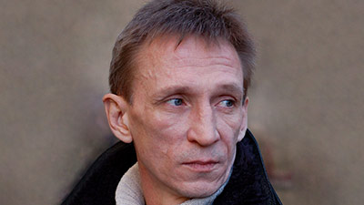 Петербургские следователи выясняют причину гибели актера Дмитрия Поддубного.