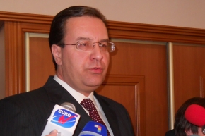 Встречать Лупу не вышел даже башкан Гагаузии Михаил Формузал.