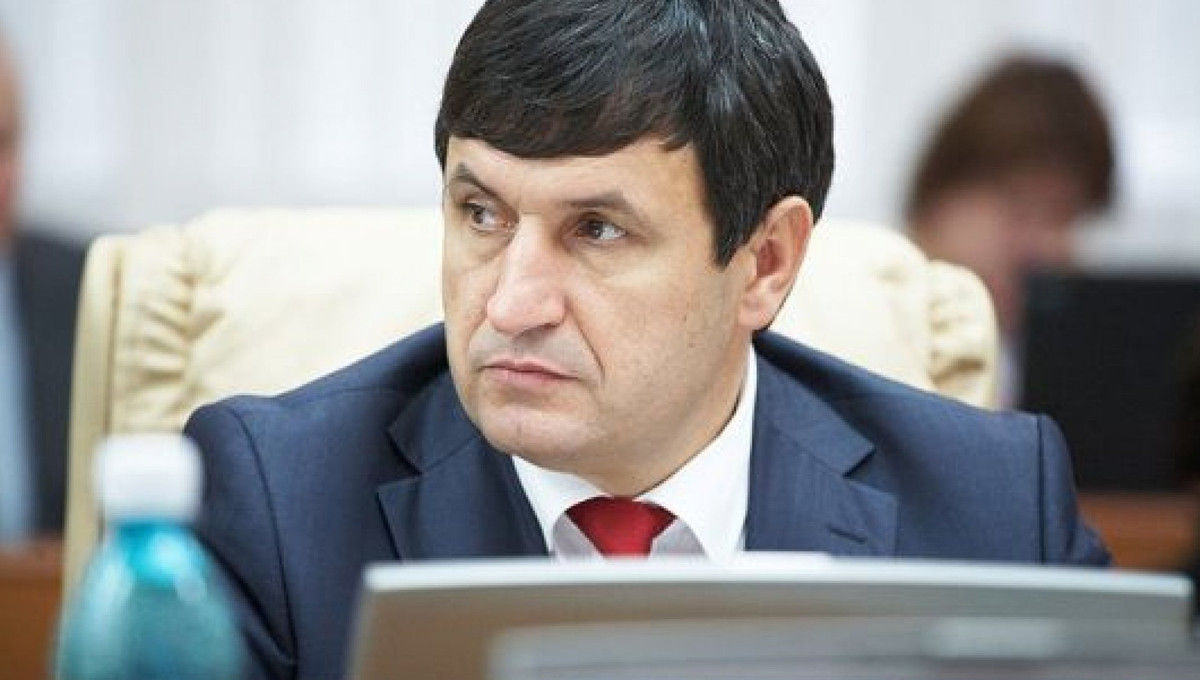 Экс-глава управления здравоохранения Кишинёва обвинён в сокрытии доходов.