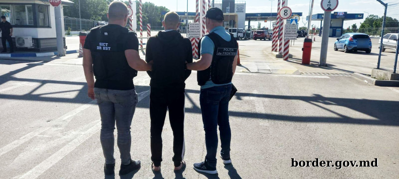 Пограничники задержали мужчину, разыскиваемого за организацию нелегальной миграции.